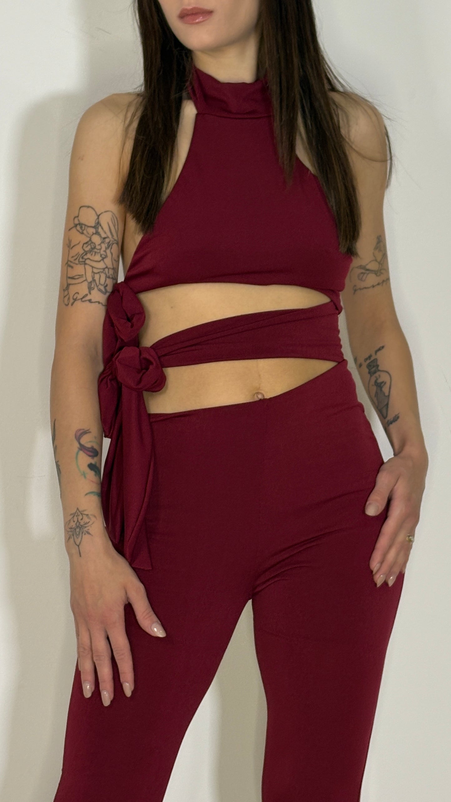 Completo Cut Out Elegance