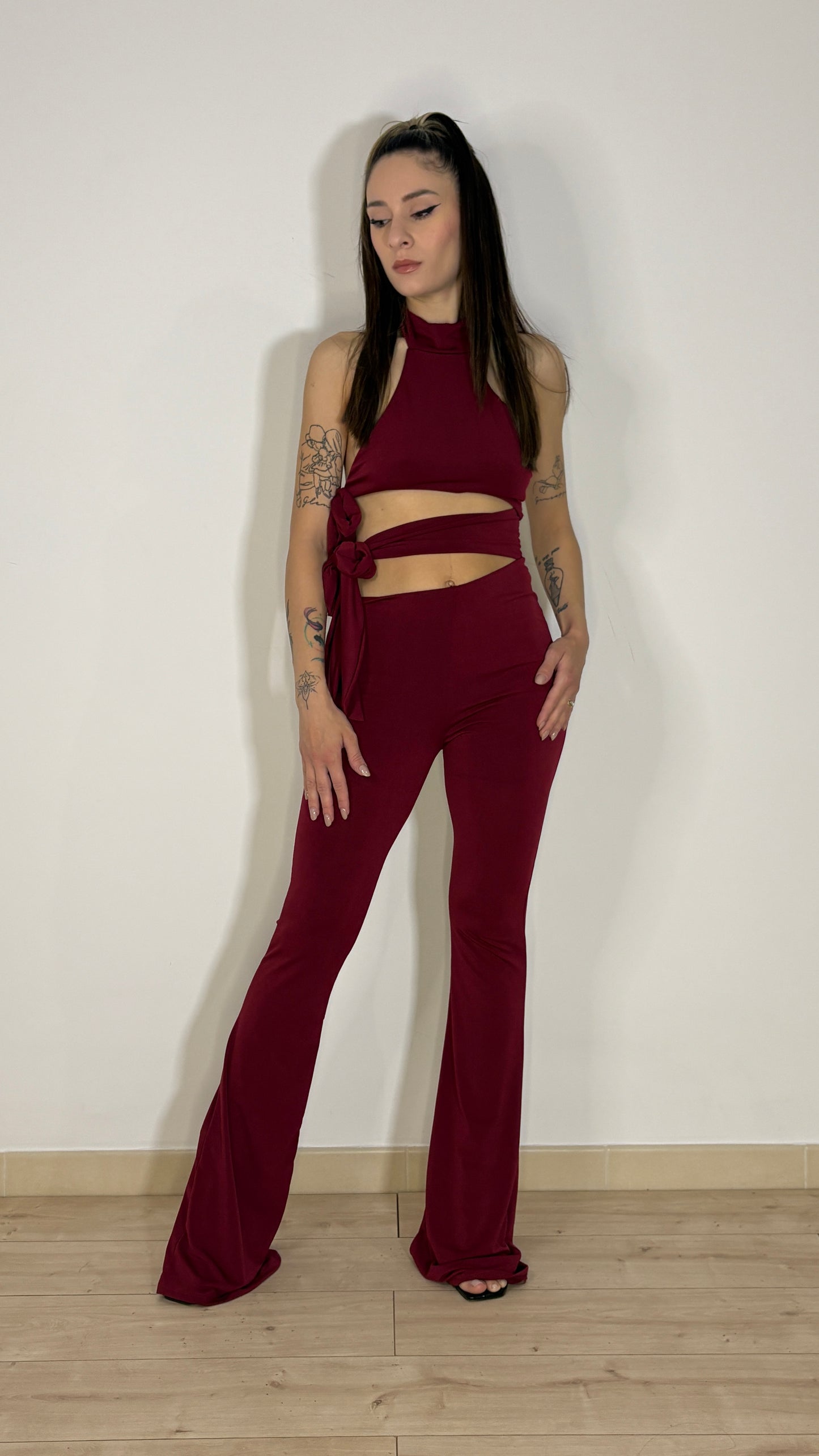 Completo Cut Out Elegance
